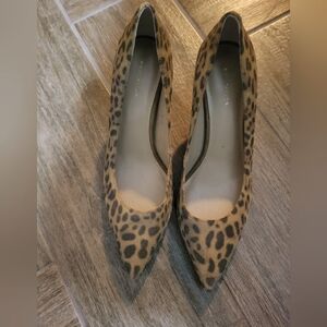 Size 8 Ann Taylor leapord 1 inch pumps
